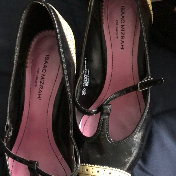 Patent leather cap toed Mary Jane heels - Picture 4 of 4